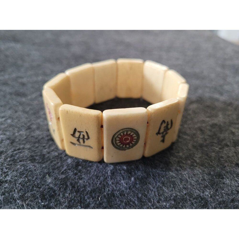 Vintage Bakelite Asian Symbolism Mahjong Tile Bracelet, in good condition